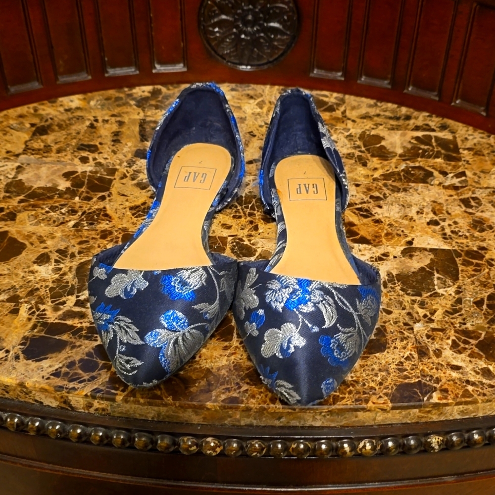 Floral print flats